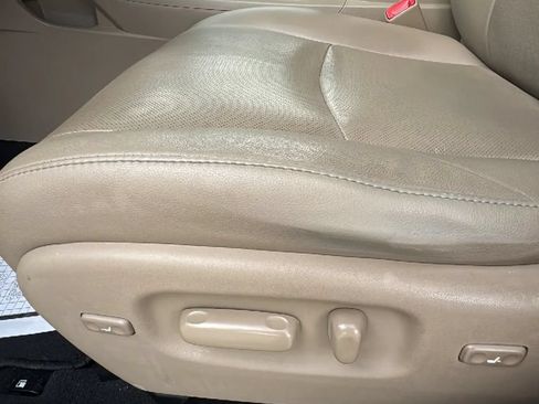 Used 2012 Toyota Highlander Limited FWD image 14