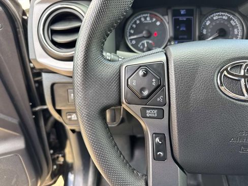 Used 2021 Toyota Tacoma TRD Off-Road w/ Technology Package AWD/4WD image 25