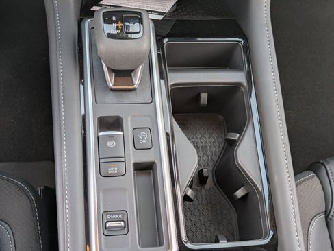 New 2026 Nissan Pathfinder SL FWD image 18