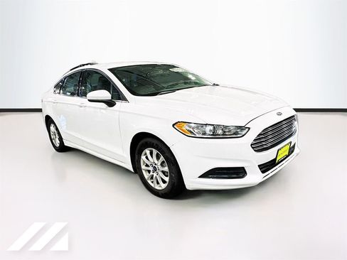 Used 2015 Ford Fusion S FWD image 3