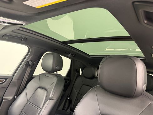 Certified 2023 Porsche Cayenne AWD/4WD image 24