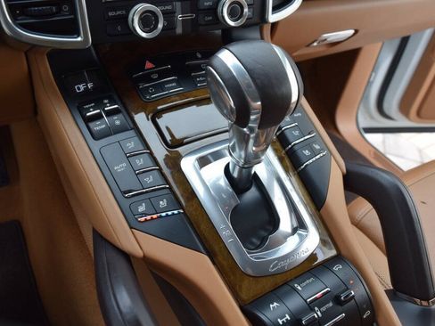 Used 2013 Porsche Cayenne Diesel AWD/4WD image 59