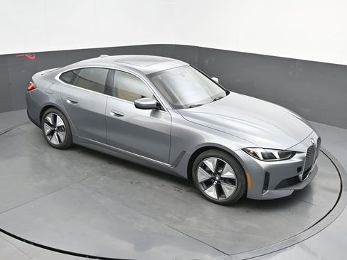 New 2026 BMW i4 eDrive40 w/ Premium Package RWD image 40