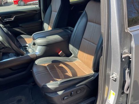 Used 2024 Chevrolet Silverado 1500 High Country w/ High Country Premium Package AWD/4WD image 11