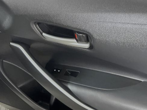 Used 2022 Toyota Corolla SE FWD image 32