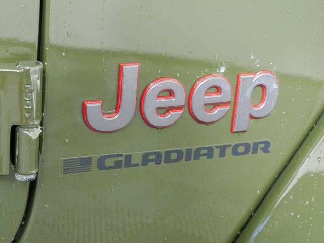 Certified 2023 Jeep Gladiator Rubicon w/ Cold Weather Group AWD/4WD image 10