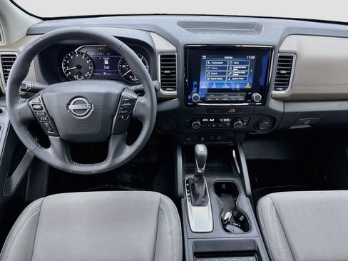 Used 2022 Nissan Frontier SV w/ Technology Package RWD image 14