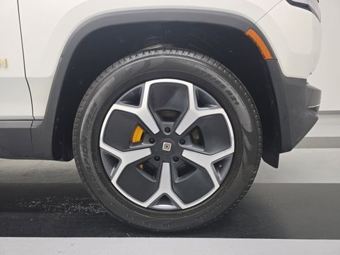 Used 2023 Rivian R1S Adventure AWD/4WD image 11