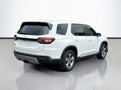 Used 2025 Honda Pilot EX-L image 8