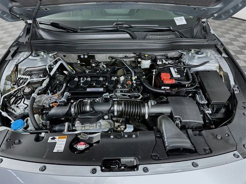 Used 2018 Honda Accord EX image 30