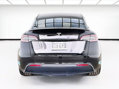 Used 2025 Tesla Model Y Performance image 5