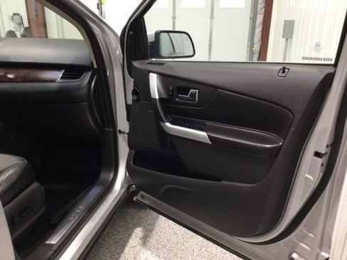 Used 2013 Ford Edge Limited w/ Driver Entry Pkg image 18