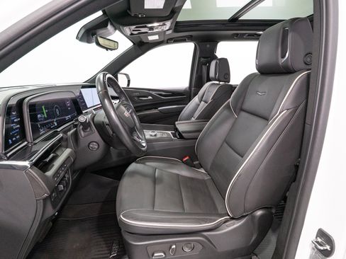 Used 2023 Cadillac Escalade Sport AWD/4WD image 16