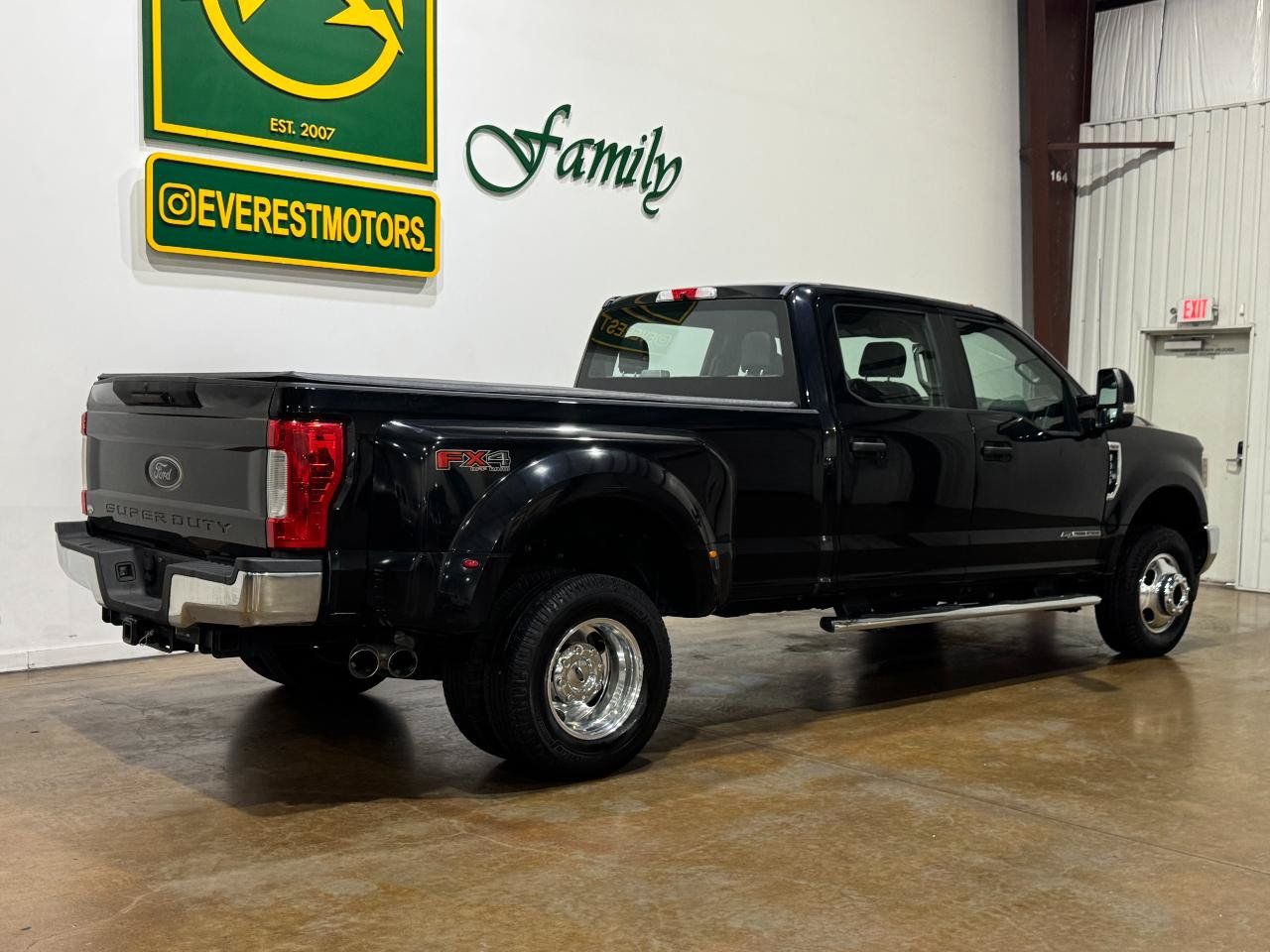 Used 2018 Ford F350 XL w/ STX Appearance Package AWD/4WD image 3