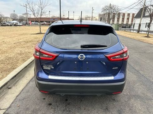 Used 2020 Nissan Rogue Sport S image 18