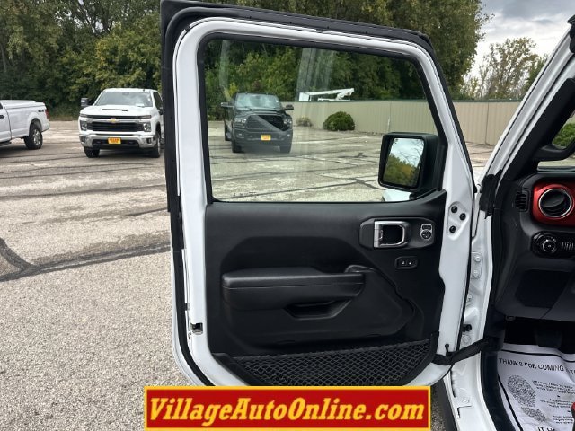 Used 2018 Jeep Wrangler Unlimited Rubicon AWD/4WD image 10