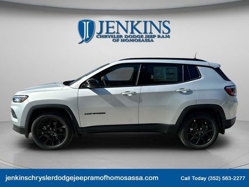 New 2026 Jeep Compass Latitude image 5