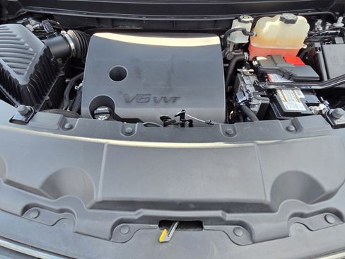 Used 2021 Chevrolet Traverse RS FWD image 11