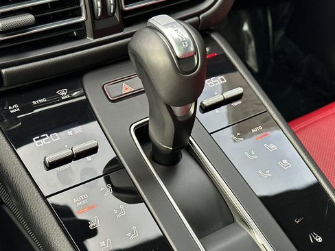 Used 2025 Porsche Macan S image 22