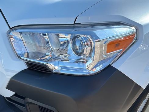 Used 2022 Toyota Tacoma SR image 26