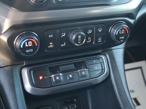 Used 2022 GMC Acadia AT4 w/ Technology Package image 27