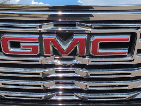 Used 2023 GMC Sierra 1500 Denali w/ Denali Reserve Package AWD/4WD image 3