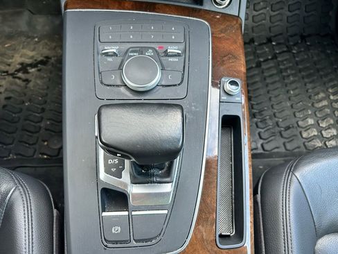 Used 2018 Audi Q5 2.0T Premium image 26