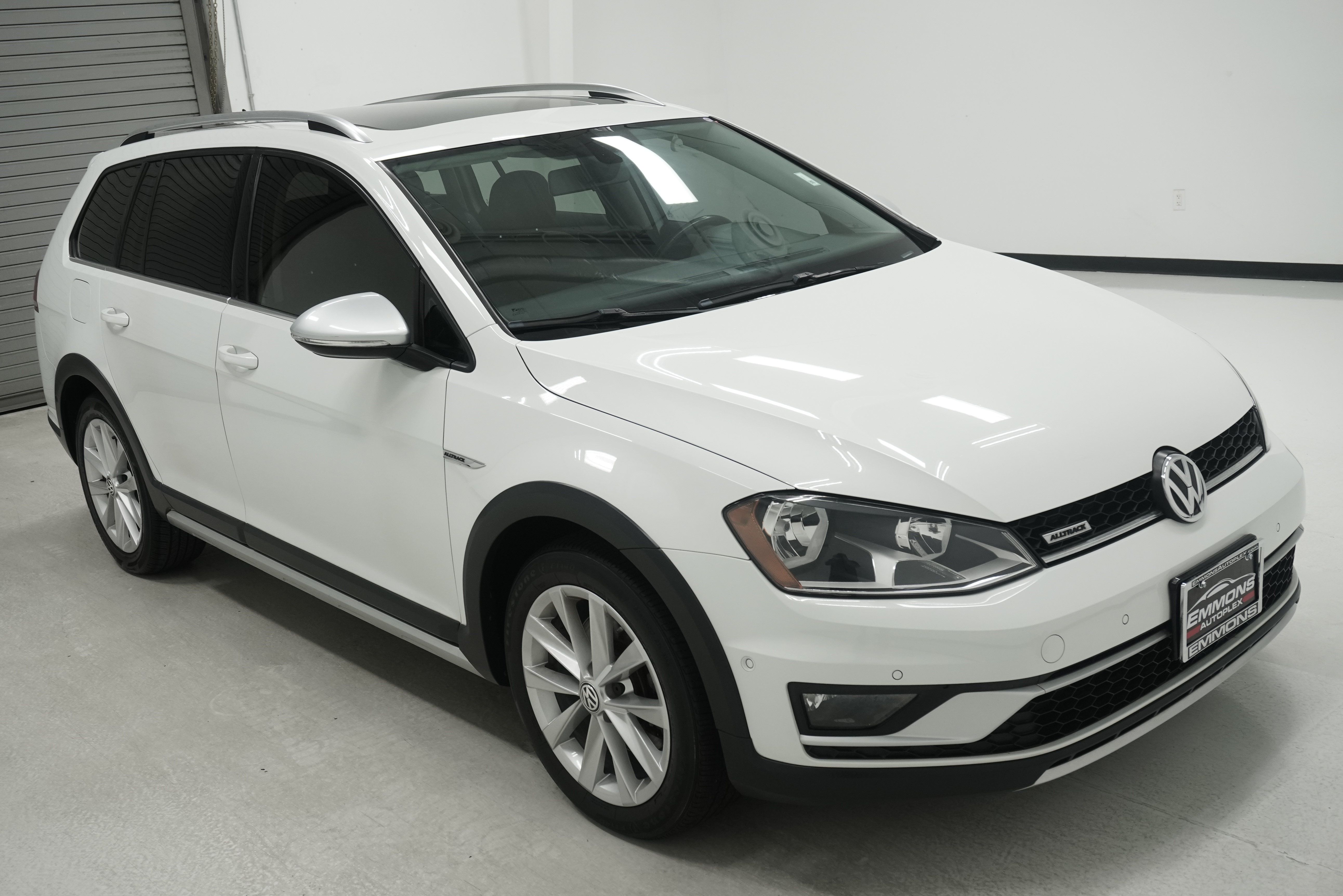 Used 2017 Volkswagen Golf Alltrack SEL AWD/4WD image 3