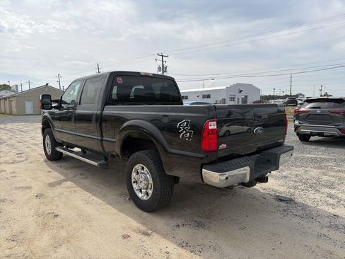 Used 2015 Ford F250 XLT w/ XLT Premium Package image 3