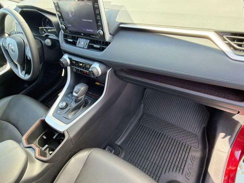 Certified 2022 Toyota RAV4 Limited AWD/4WD image 33