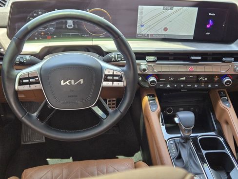 Certified 2025 Kia Telluride SX X-Line AWD/4WD image 10