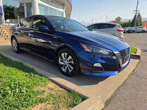 Used 2022 Nissan Altima 2.5 S w/ Driver Assist Package FWD image 3