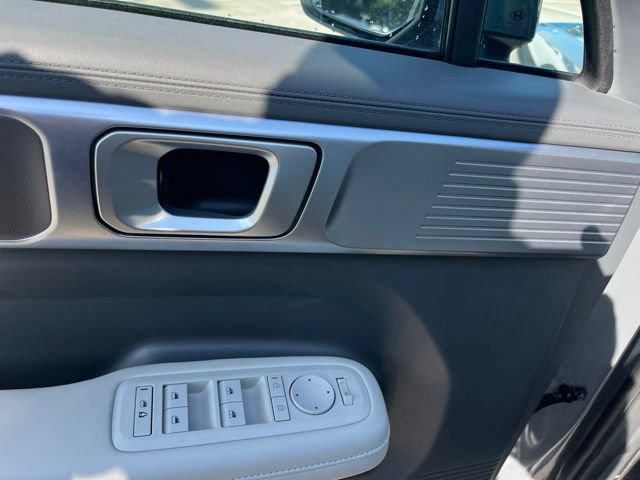 Used 2024 Hyundai Santa Fe SEL FWD image 14