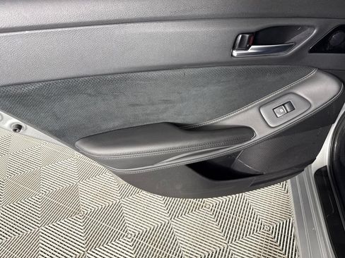 Used 2022 Toyota Avalon Touring w/ Advanced Safety Package FWD image 30