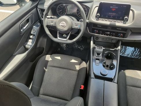 Used 2024 Nissan Rogue SV AWD/4WD image 10