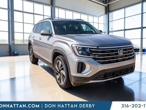 Used 2025 Volkswagen Atlas SE AWD/4WD image 36