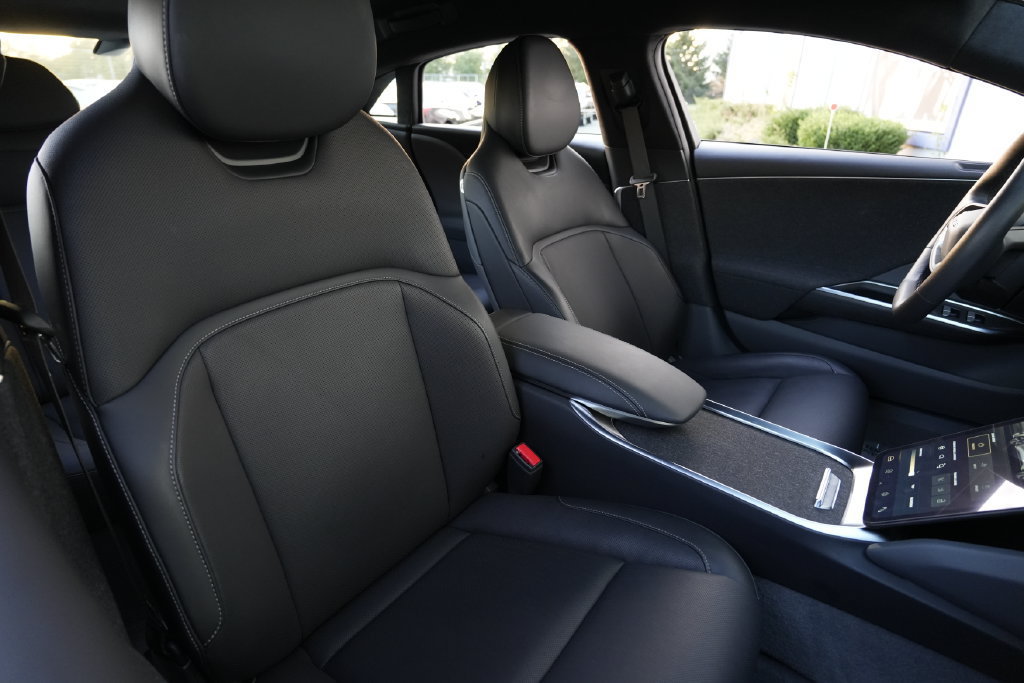 Used 2024 Lucid Air Pure RWD image 29