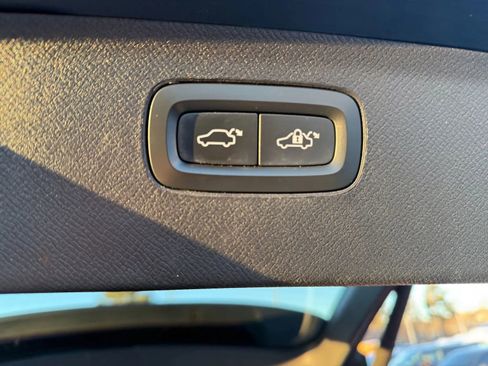 Used 2020 Volvo XC90 T6 Momentum w/ Protection Package image 30