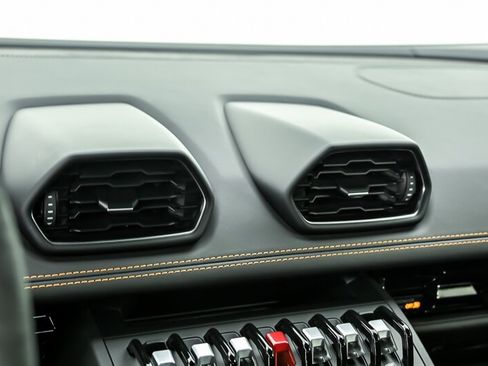 Used 2020 Lamborghini Huracan EVO AWD/4WD image 23
