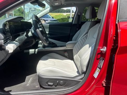 Used 2023 Hyundai Elantra Limited FWD image 11