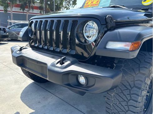 Used 2018 Jeep Wrangler Unlimited Sport S AWD/4WD image 49