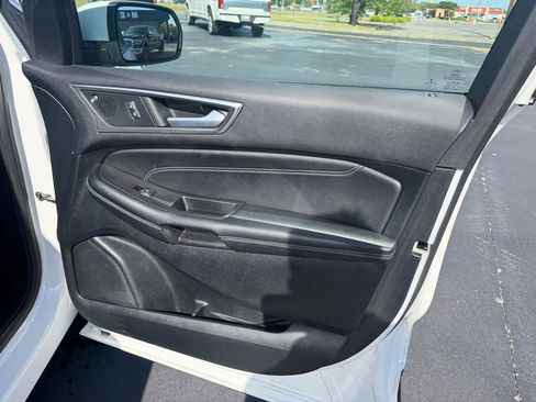 Used 2022 Ford Edge Titanium image 14