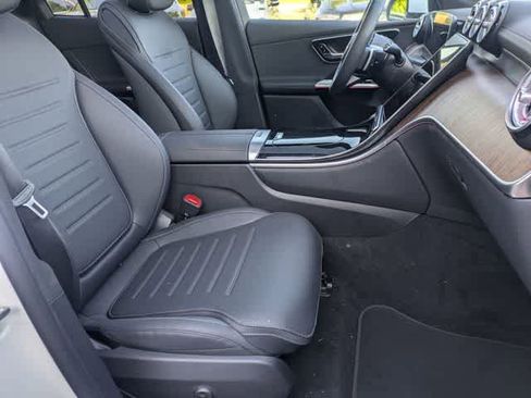 Used 2026 Mercedes-Benz GLC 300 image 24