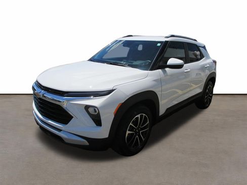 Used 2024 Chevrolet TrailBlazer LT w/ LT Cold Weather Package FWD image 7