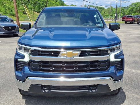 Used 2024 Chevrolet Silverado 1500 LT AWD/4WD image 2
