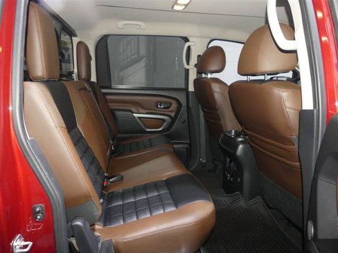 Used 2019 Nissan Titan Platinum Reserve AWD/4WD image 28