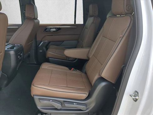 New 2026 Chevrolet Suburban High Country image 16