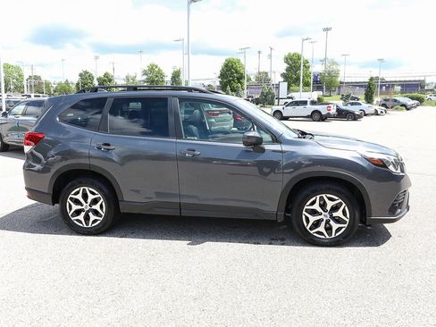 Used 2022 Subaru Forester Premium AWD/4WD image 7