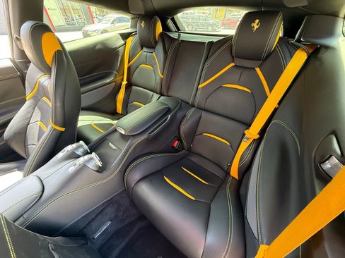 Used 2017 Ferrari GTC4Lusso AWD/4WD image 20