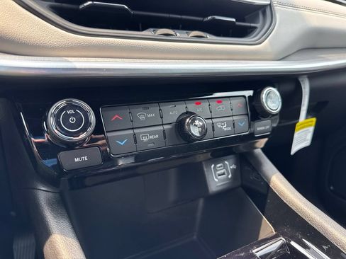 New 2026 Jeep Compass Limited AWD/4WD image 14